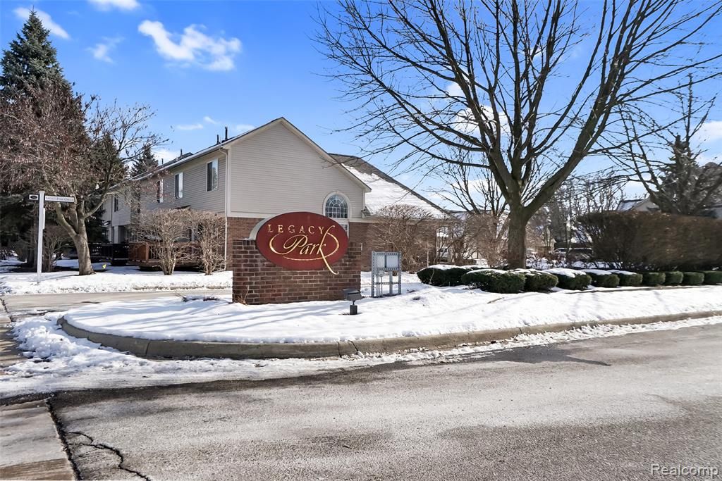 200 Legacy Park Circle, Dearborn Heights, MI 48127