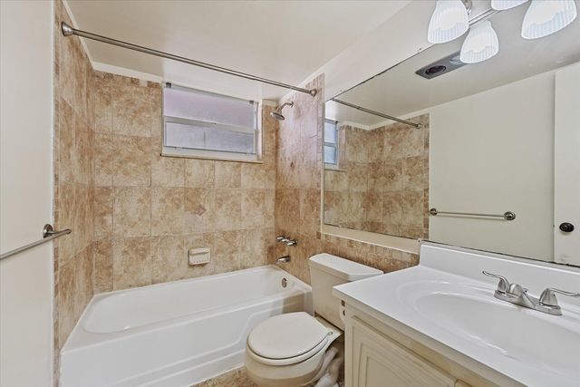 719 Lori Drive 204, Palm Springs, FL 33461