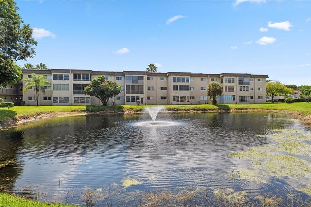 719 Lori Drive 204, Palm Springs, FL 33461