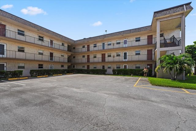 719 Lori Drive 204, Palm Springs, FL 33461