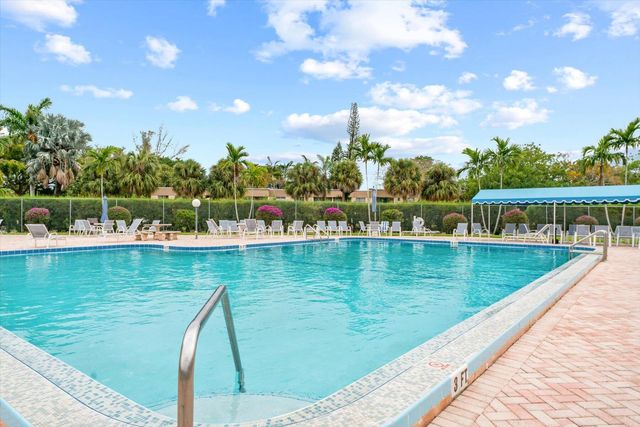 719 Lori Drive 204, Palm Springs, FL 33461