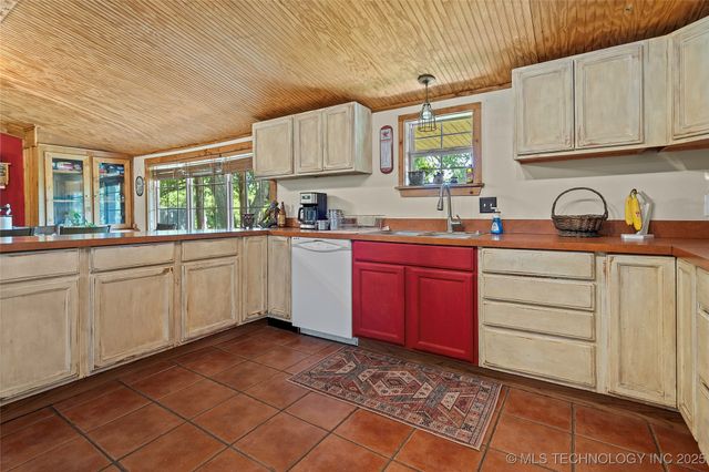 4124 Salerno Lane, Marietta, OK 73448