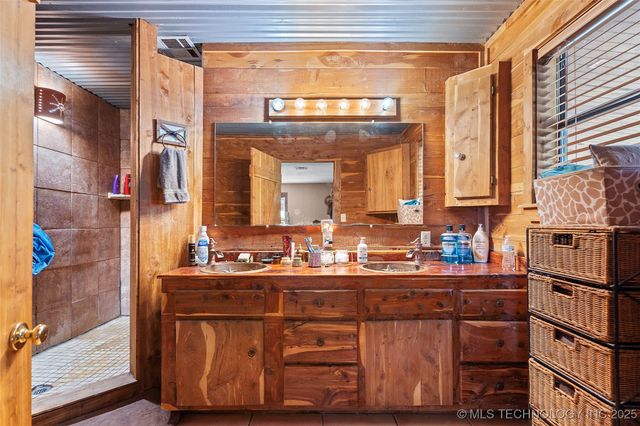 4124 Salerno Lane, Marietta, OK 73448