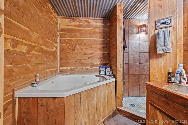 4124 Salerno Lane, Marietta, OK 73448