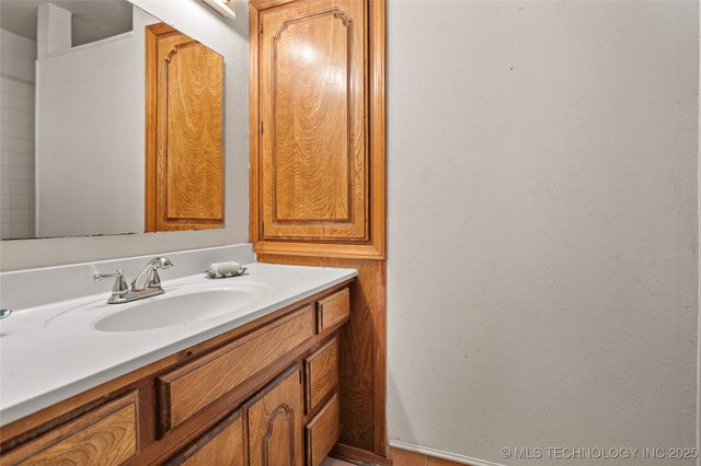 4124 Salerno Lane, Marietta, OK 73448