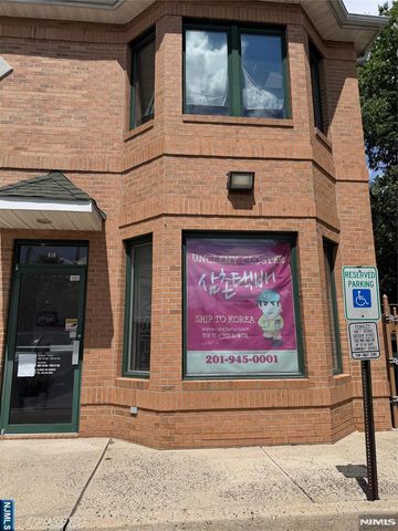 3 Lewis Street 3C, Closter, NJ 07624