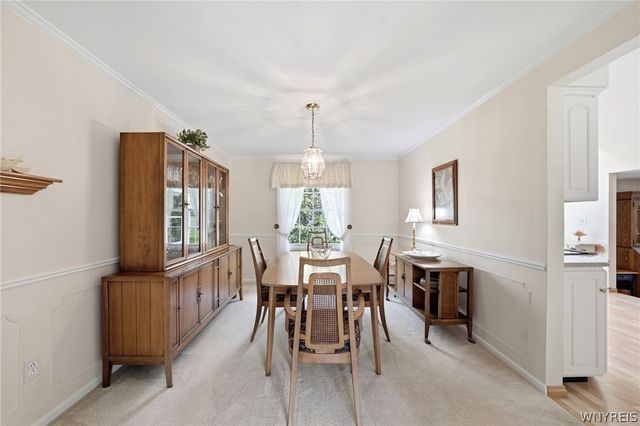 418 Woodward Crescent, West Seneca, NY 14224