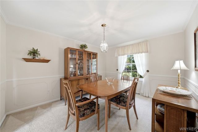 418 Woodward Crescent, West Seneca, NY 14224