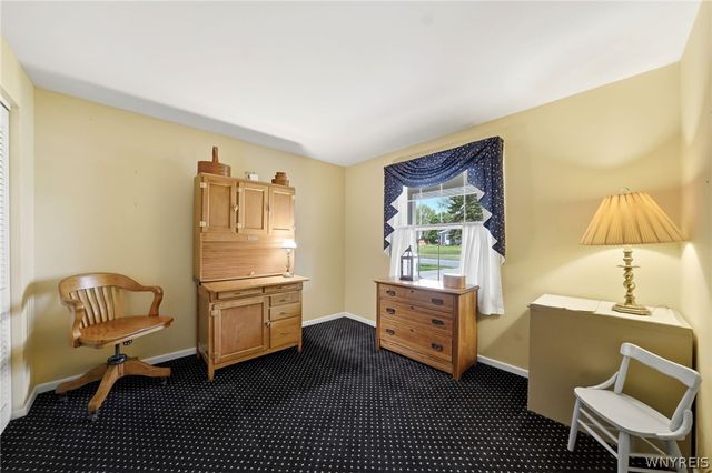 418 Woodward Crescent, West Seneca, NY 14224