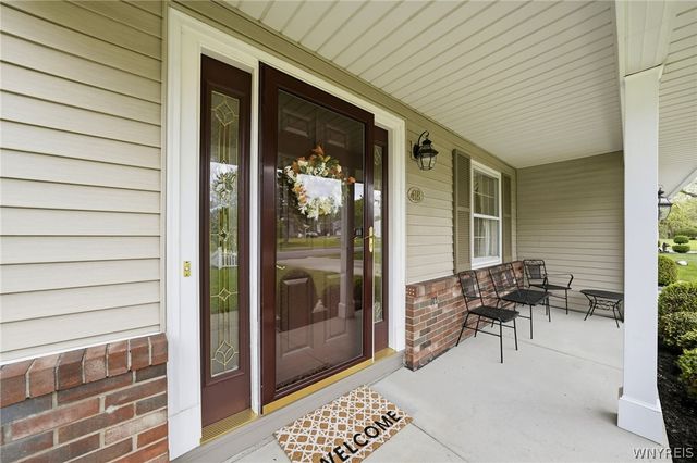 418 Woodward Crescent, West Seneca, NY 14224