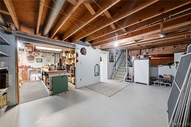 418 Woodward Crescent, West Seneca, NY 14224
