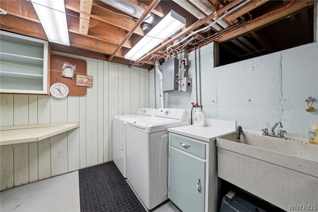 418 Woodward Crescent, West Seneca, NY 14224