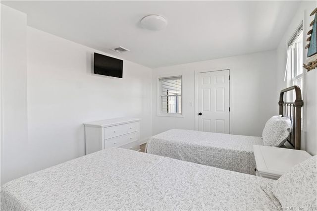 8 Belaire Manor, Old Saybrook, CT 06475