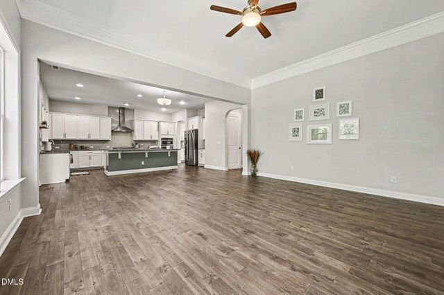 724 Peninsula Forest Place, Cary, NC 27519