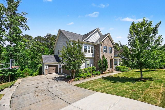 724 Peninsula Forest Place, Cary, NC 27519