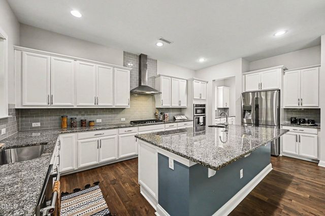 724 Peninsula Forest Place, Cary, NC 27519