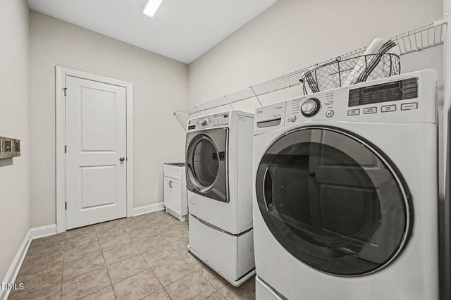 724 Peninsula Forest Place, Cary, NC 27519