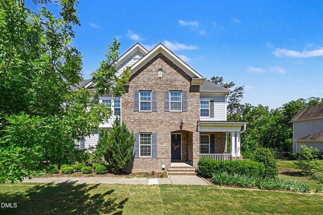 724 Peninsula Forest Place, Cary, NC 27519
