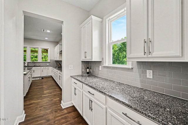 724 Peninsula Forest Place, Cary, NC 27519