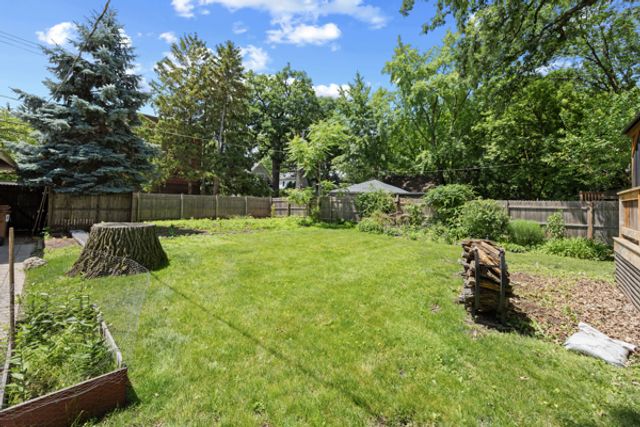 22 Keystone Avenue, River Forest, IL 60305