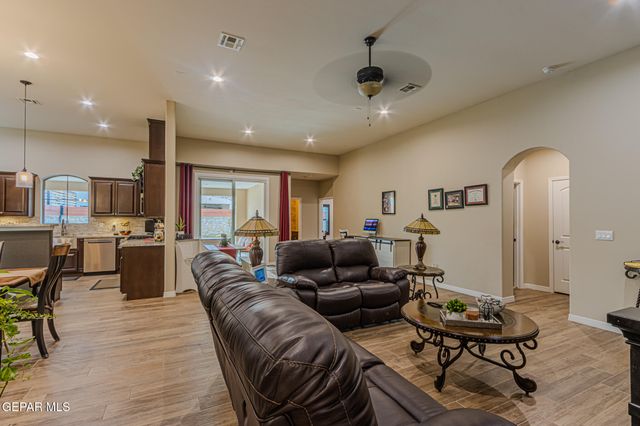 14616 CIAMBRIELLO Avenue, El Paso, TX 79938