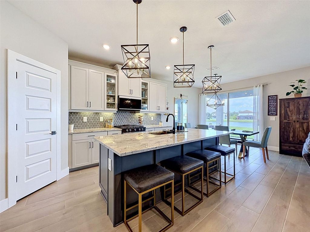 Image 19 of property listing at 3726 SAVANNA PALMS COURT, Bradenton, FL 34211