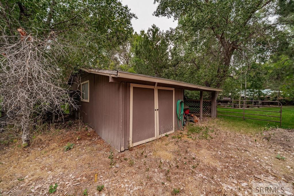 Image 16 of property listing at 465 N 4108 E, Rigby, ID 83442