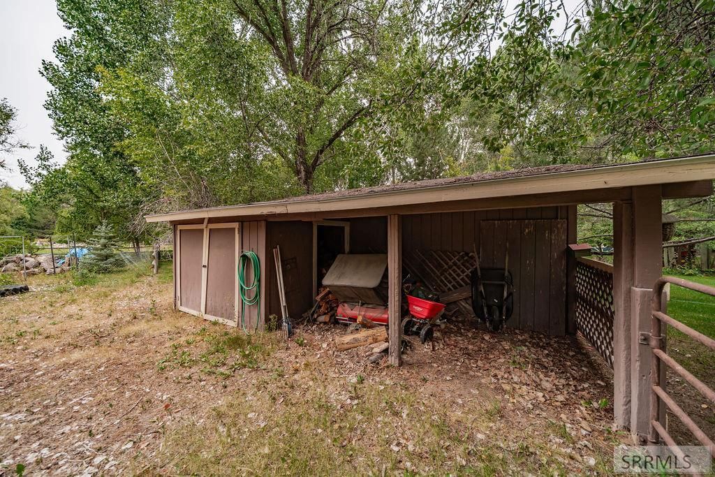 Image 17 of property listing at 465 N 4108 E, Rigby, ID 83442