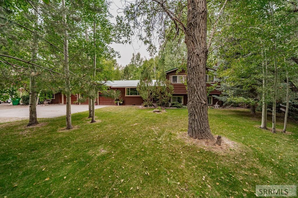 Image 4 of property listing at 465 N 4108 E, Rigby, ID 83442