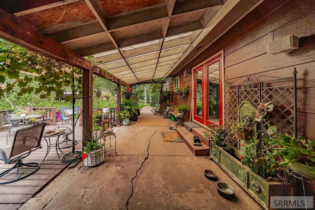 Image 5 of property listing at 465 N 4108 E, Rigby, ID 83442