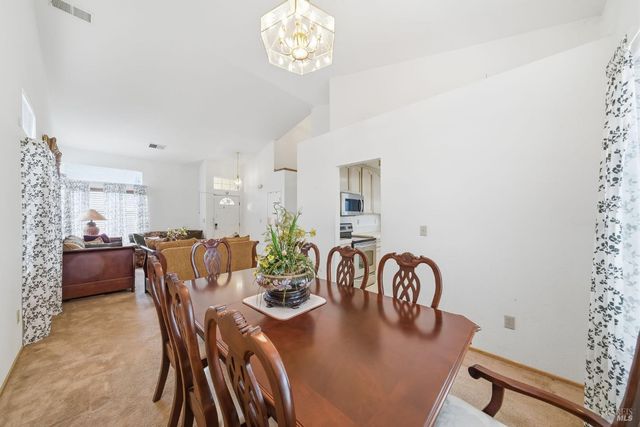 556 Somerville Cir, Vacaville, CA 95687