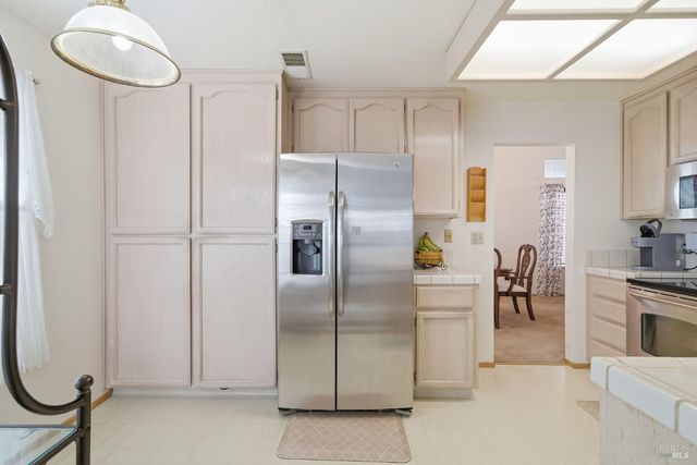 556 Somerville Cir, Vacaville, CA 95687