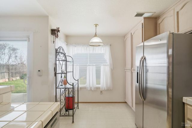 556 Somerville Cir, Vacaville, CA 95687