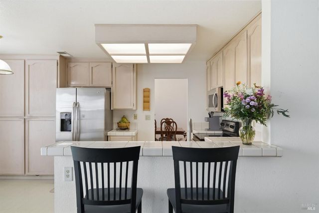 556 Somerville Cir, Vacaville, CA 95687