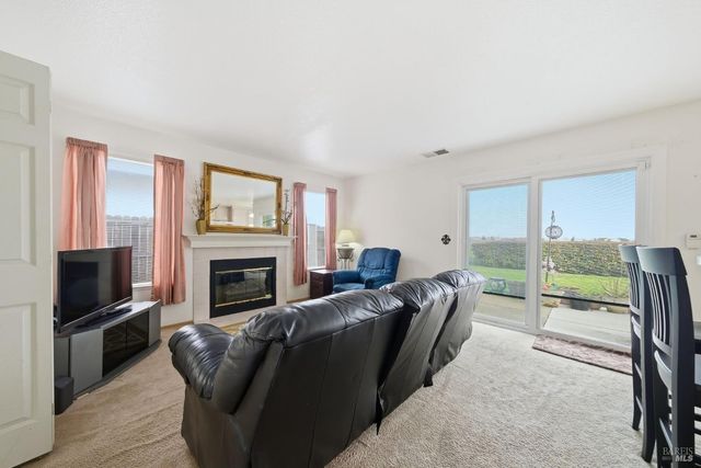 556 Somerville Cir, Vacaville, CA 95687