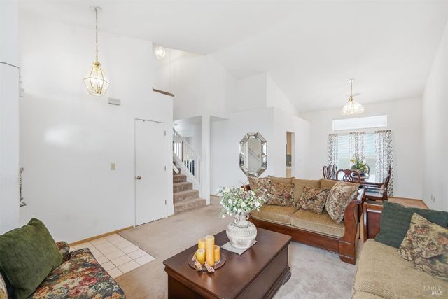 556 Somerville Cir, Vacaville, CA 95687