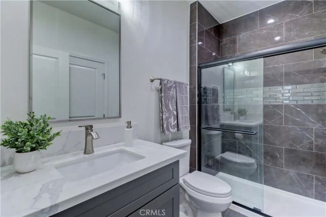 223 N. St. Andrews, Los Angeles, CA 90004