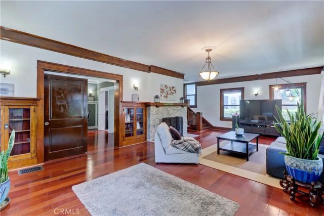 223 N. St. Andrews, Los Angeles, CA 90004