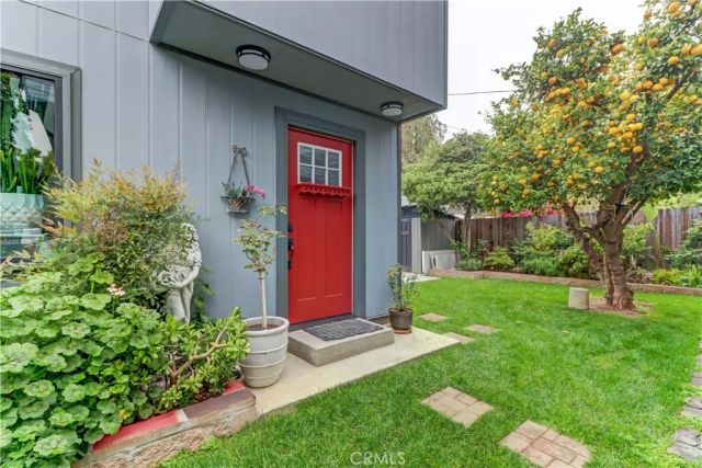 223 N. St. Andrews, Los Angeles, CA 90004