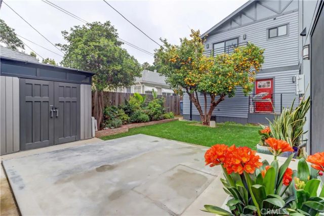 223 N. St. Andrews, Los Angeles, CA 90004