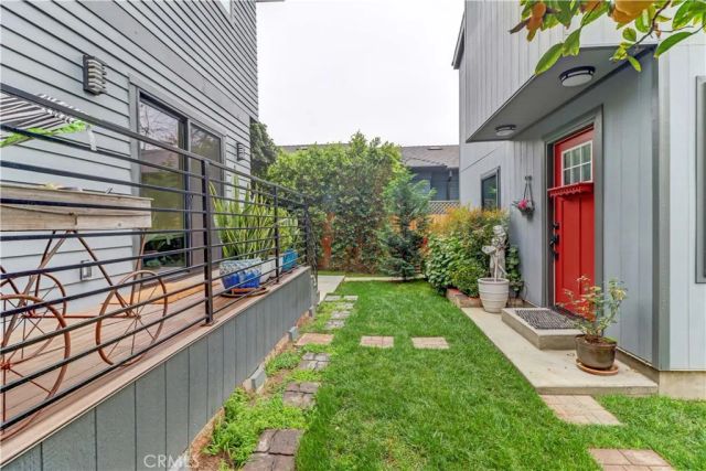 223 N. St. Andrews, Los Angeles, CA 90004