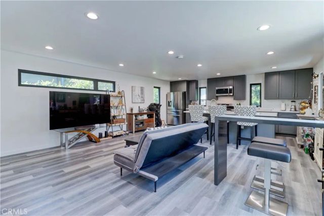 223 N. St. Andrews, Los Angeles, CA 90004