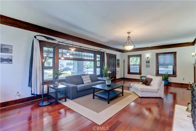 223 N. St. Andrews, Los Angeles, CA 90004