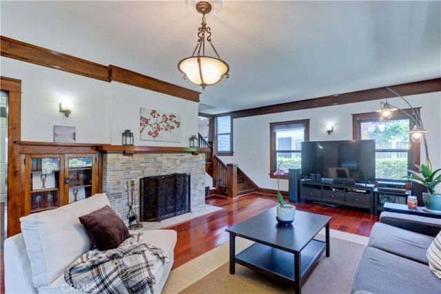 223 N. St. Andrews, Los Angeles, CA 90004