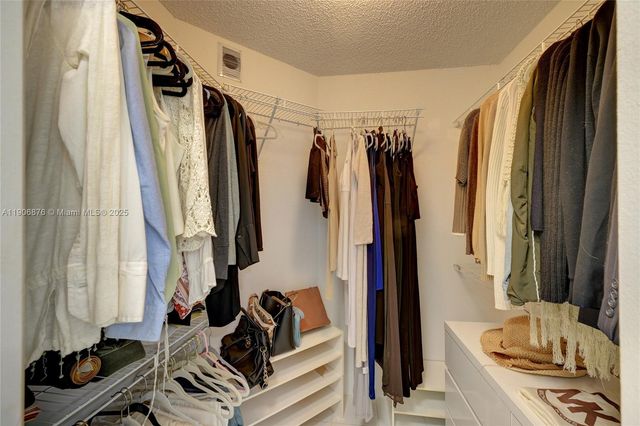 3654 Via Poinciana 502, Lake Worth, FL 33467