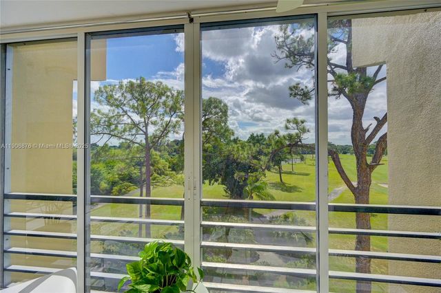 3654 Via Poinciana 502, Lake Worth, FL 33467