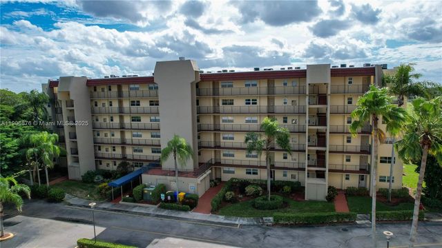 3654 Via Poinciana 502, Lake Worth, FL 33467