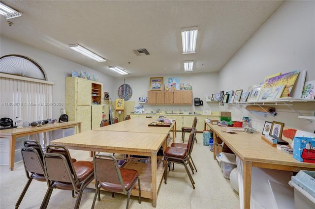 3654 Via Poinciana 502, Lake Worth, FL 33467