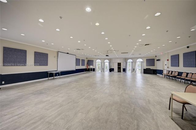 3654 Via Poinciana 502, Lake Worth, FL 33467