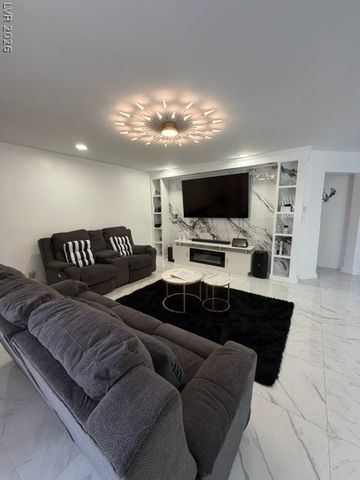 9572 Hawaiian Summer Street, Las Vegas, NV 89123